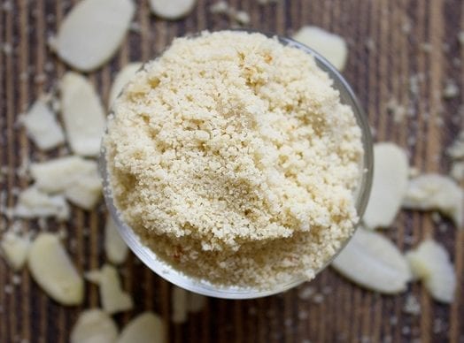 Wegański parmezan