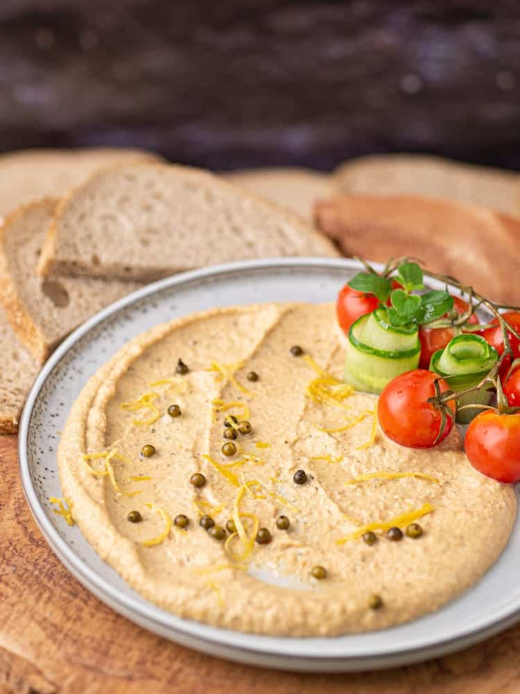 hummus z zielonym pieprzem