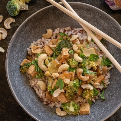 Tofu w sosie hoisin z brokułami