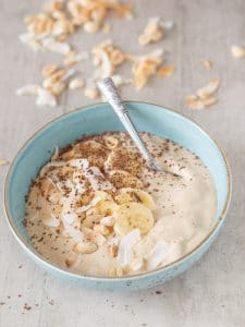 Przepis na Smoothie bowl z masłem orzechowym