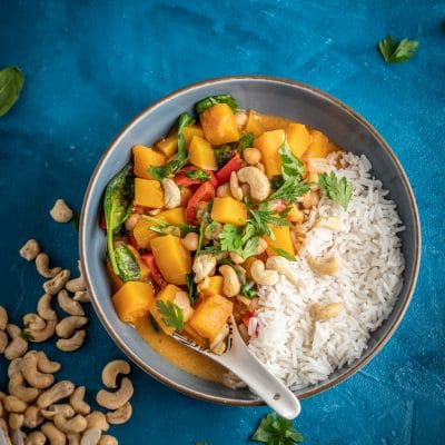 Curry z dynią i ciecierzycą - Przepis na curry dyniowe