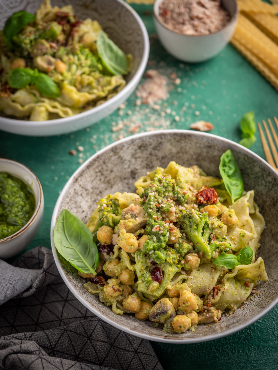 Makaron z pesto bazyliowym