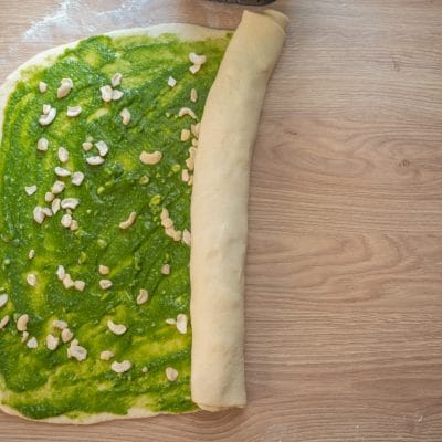 Przepis na Zakręcony chlebek z pesto