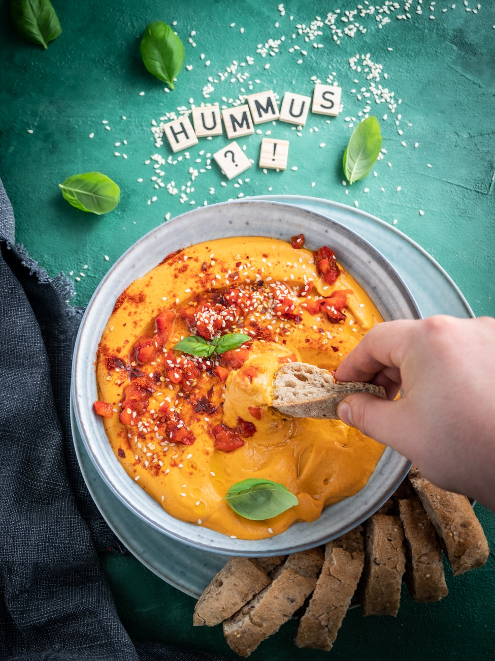 Hummus paprykowy - hummus z pieczoną papryką