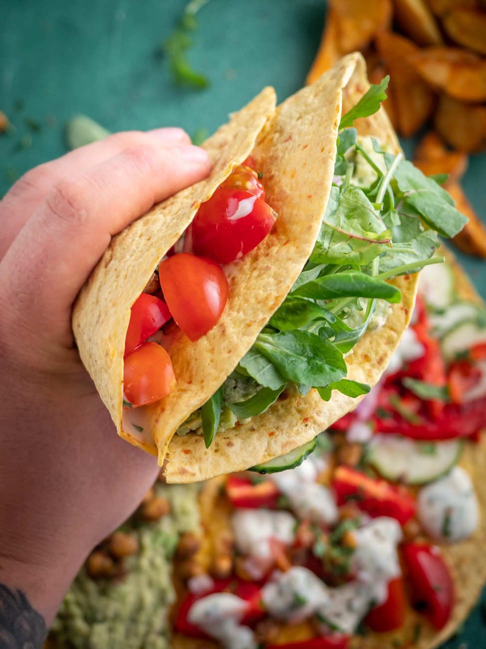 Tortilla z bobem i pieczoną papryką