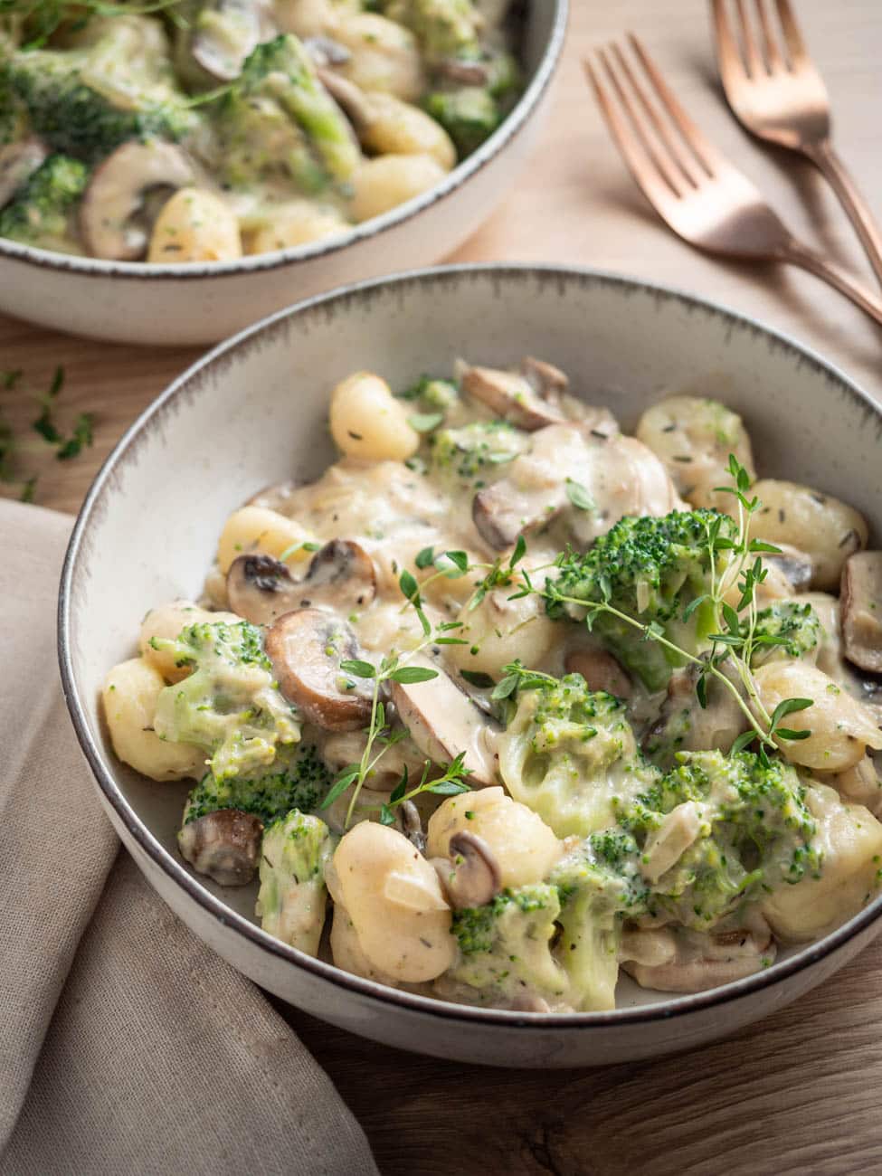 Gnocchi z brokułami i pieczarkami